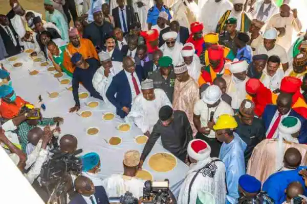 Giant Tilapia, Cows, Rice Pyramid & Others Shown To Osinbajo In Kebbi (Photos)